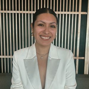 Meet your Posher, Alexis